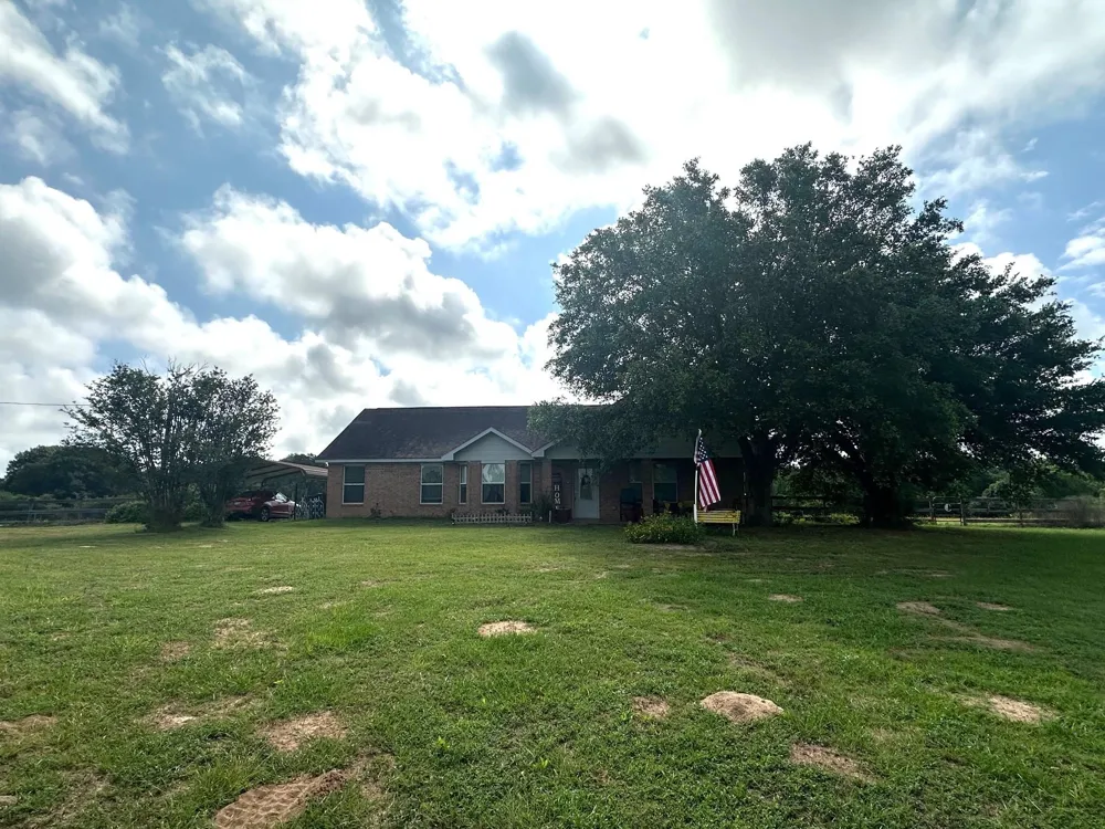 6220 Mill Creek Road Cat Spring, TX 78933