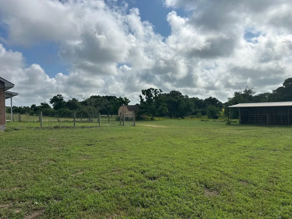 6220 Mill Creek Road Cat Spring, TX 78933