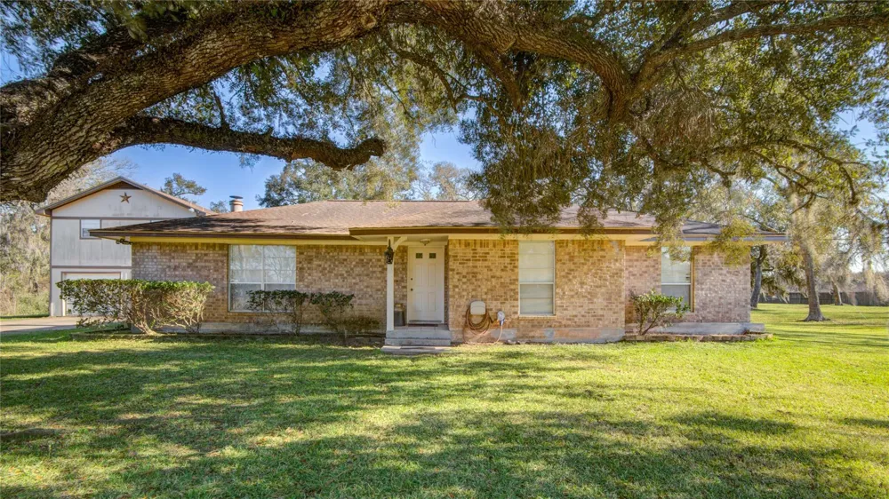 411 County Road 912a Brazoria, TX 77422