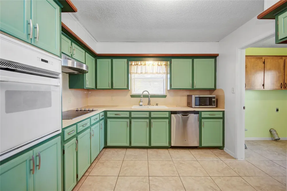 411 County Road 912a Brazoria, TX 77422