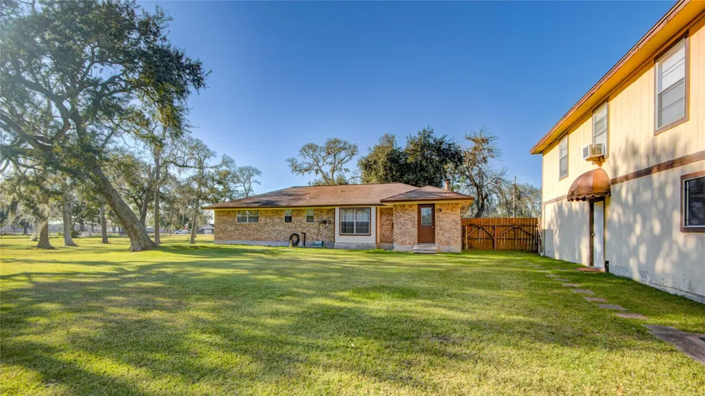 411 County Road 912a Brazoria, TX 77422