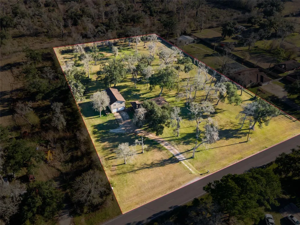 411 County Road 912a Brazoria, TX 77422
