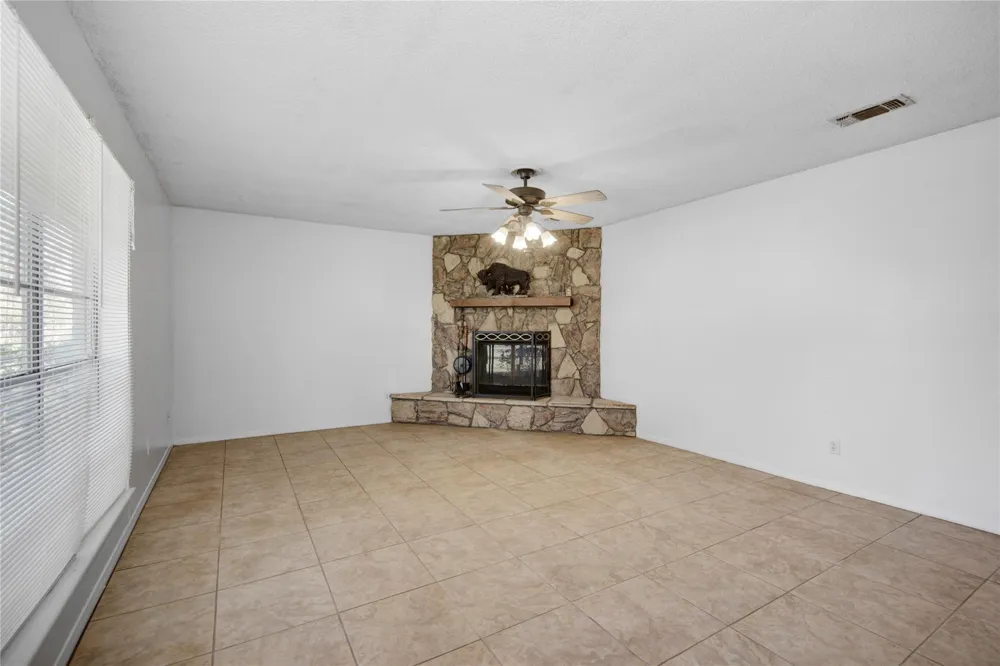 411 County Road 912a Brazoria, TX 77422