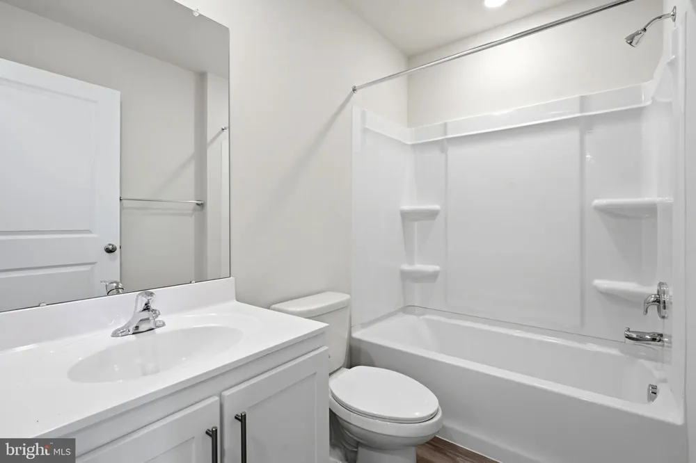 127 GARY WAY Sicklerville, NJ 08081