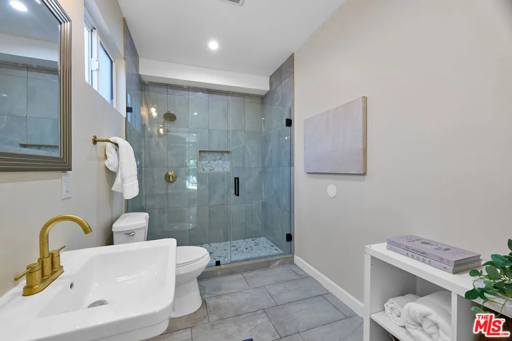12209 Havelock Avenue Culver City, CA 90230