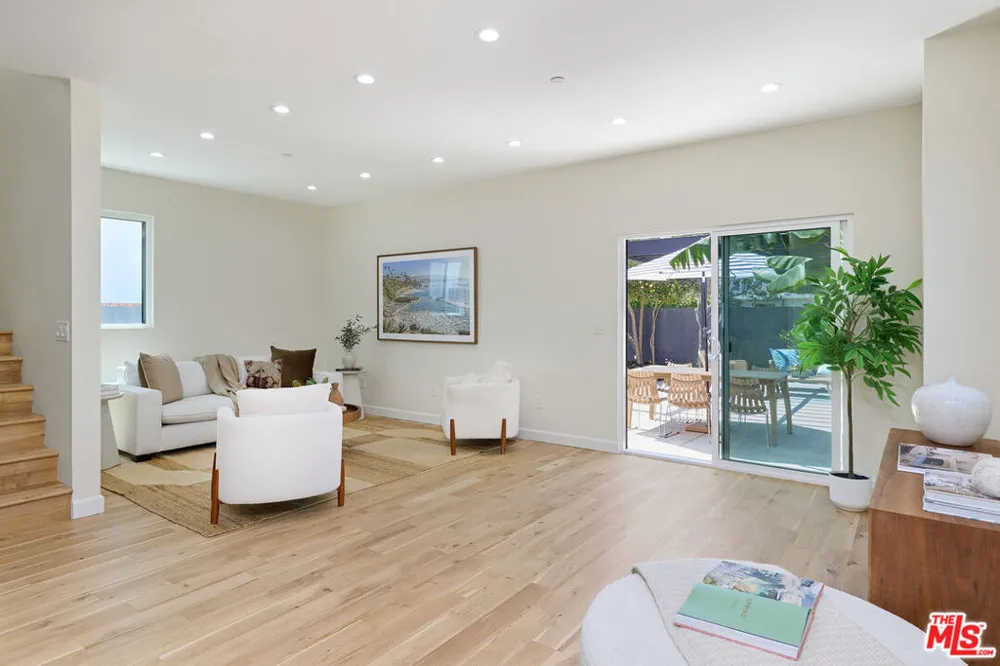 12209 Havelock Avenue Culver City, CA 90230