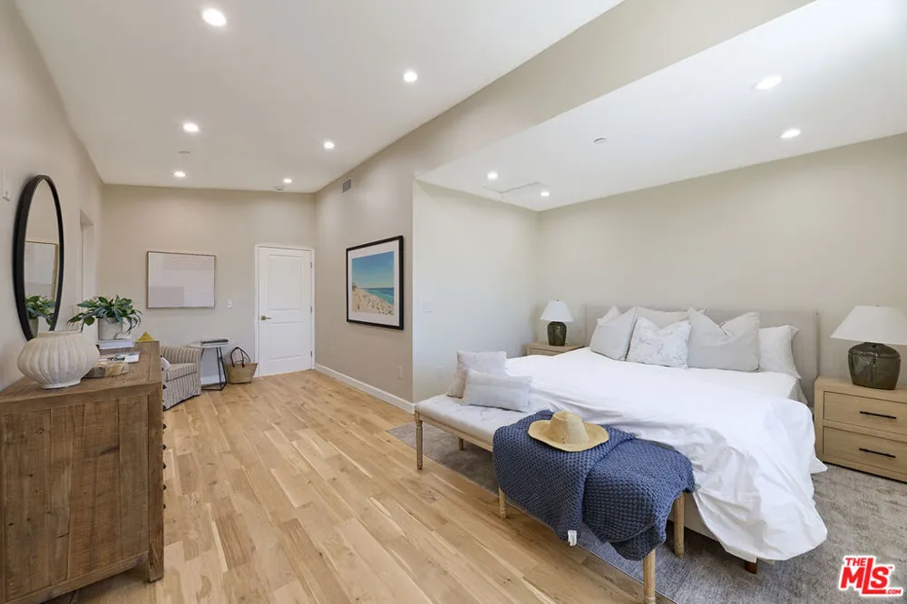 12209 Havelock Avenue Culver City, CA 90230