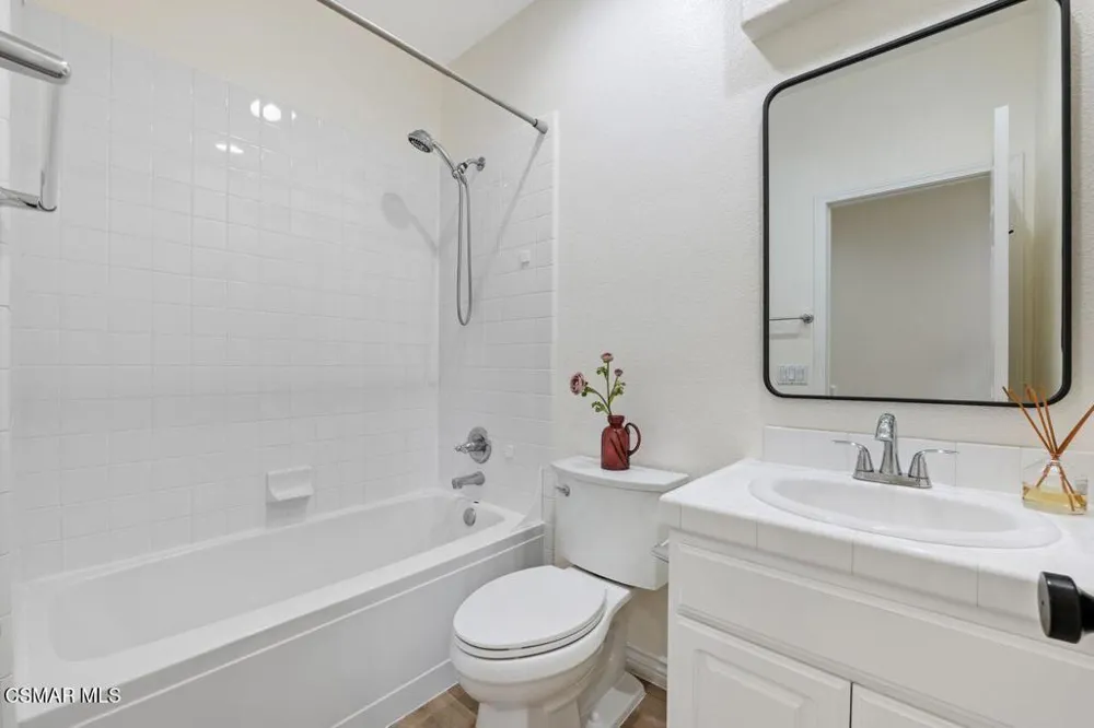 123 Via Aldea Newbury Park, CA 91320