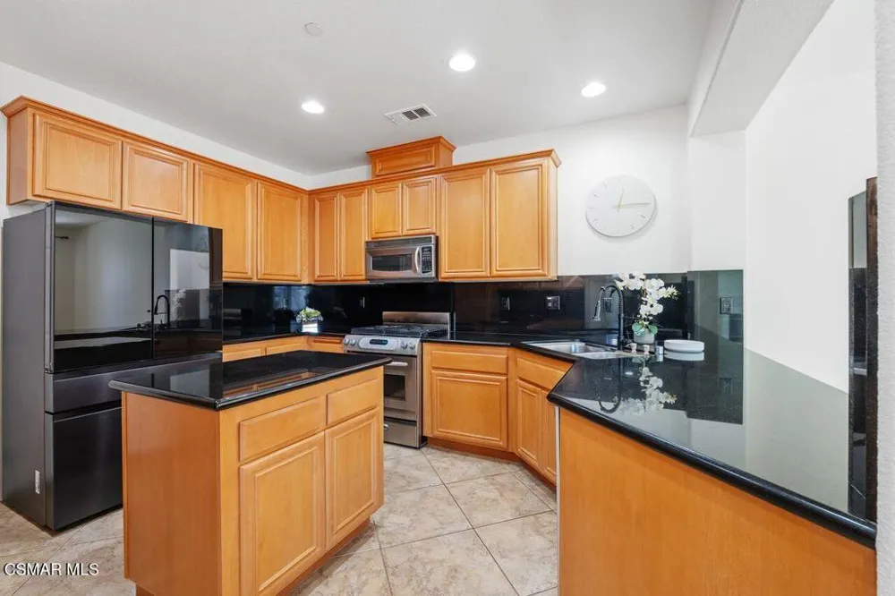 123 Via Aldea Newbury Park, CA 91320