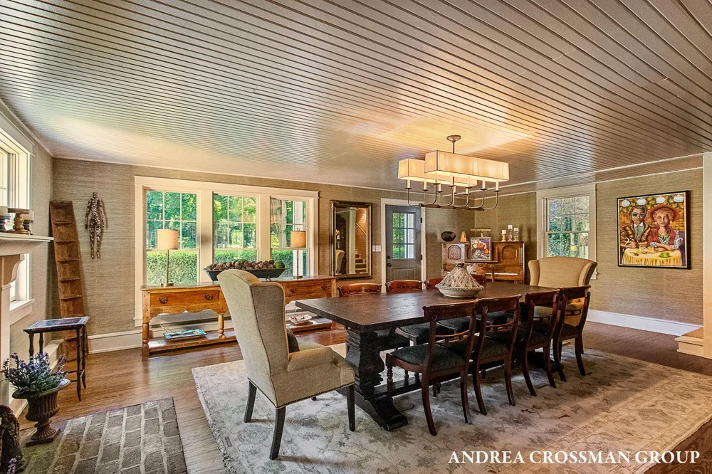 2075 Lakeshore Drive Fennville, MI 49408