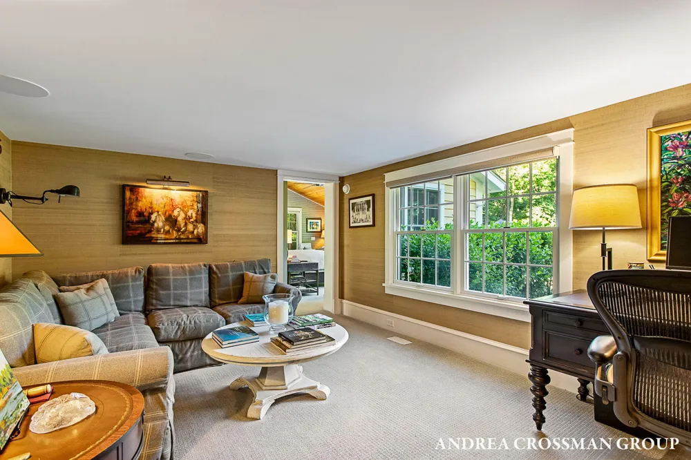 2075 Lakeshore Drive Fennville, MI 49408