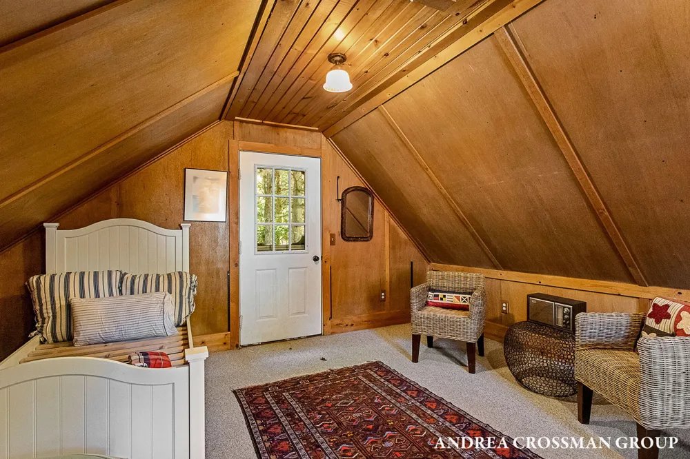2075 Lakeshore Drive Fennville, MI 49408