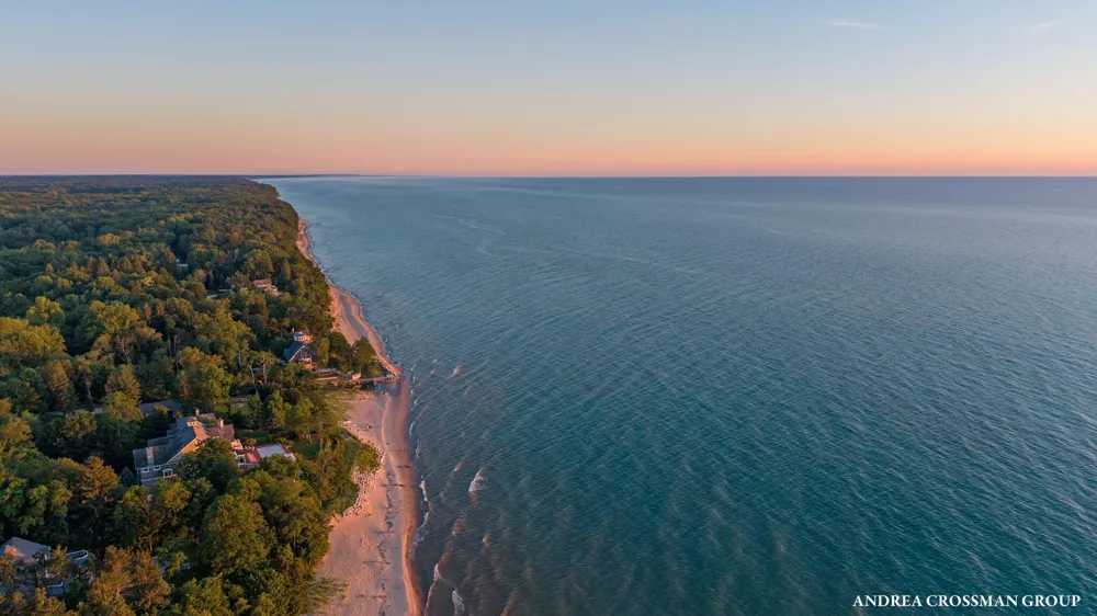 2075 Lakeshore Drive Fennville, MI 49408
