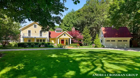 2075 Lakeshore Drive