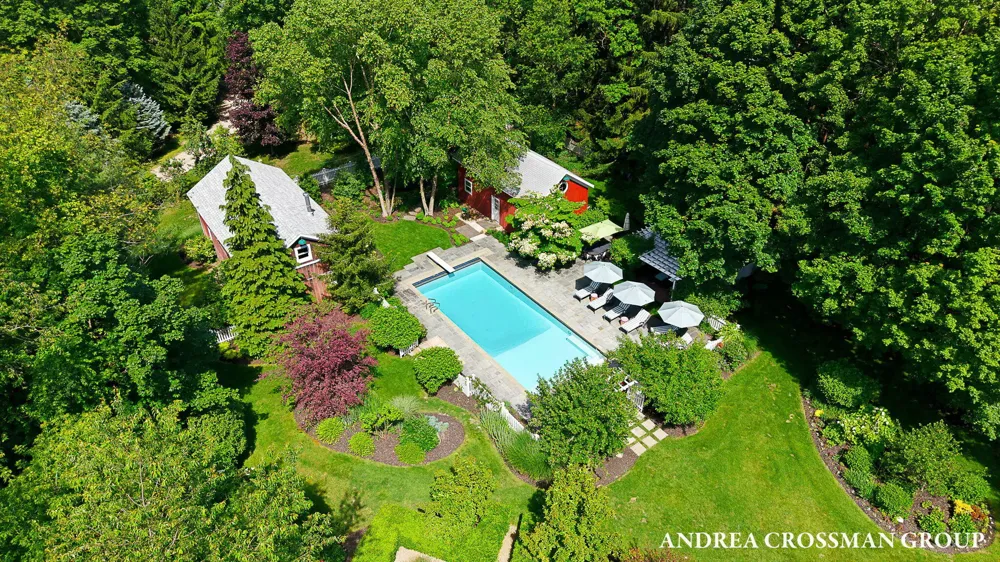 2075 Lakeshore Drive Fennville, MI 49408
