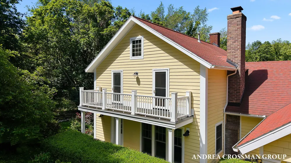 2075 Lakeshore Drive Fennville, MI 49408