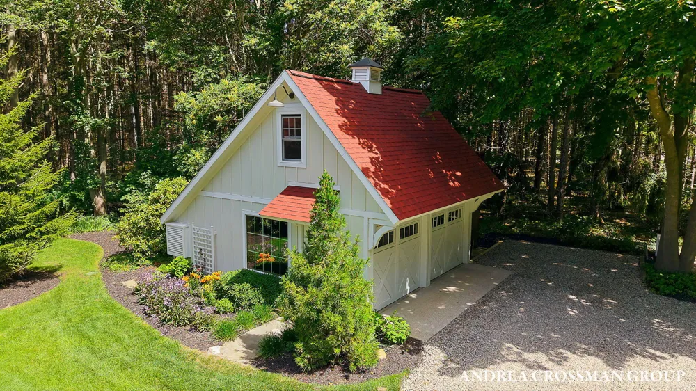 2075 Lakeshore Drive Fennville, MI 49408