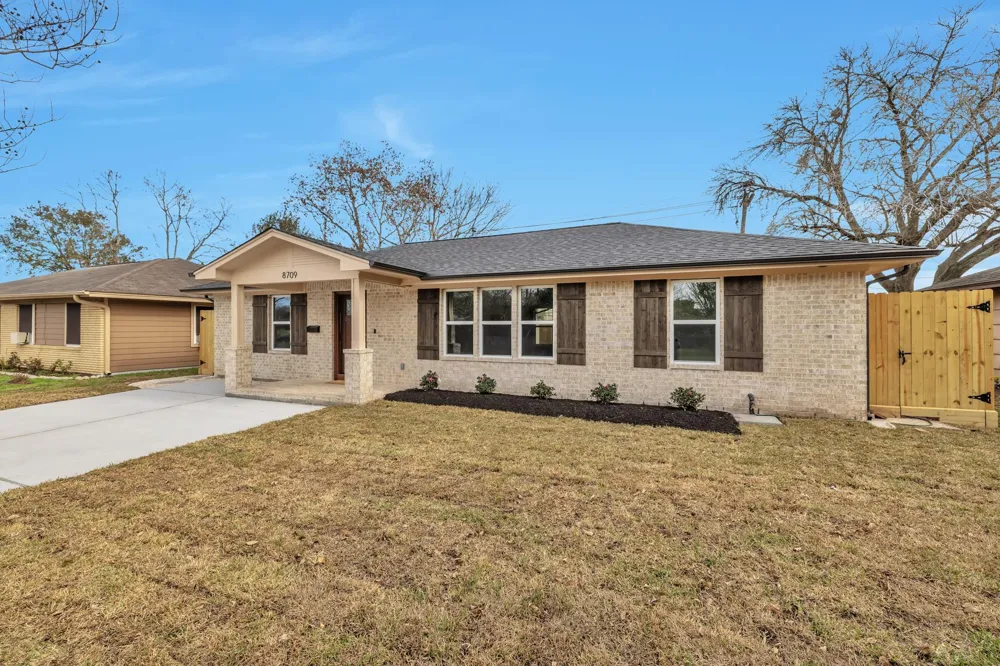 8709 Tarbell Road Houston, TX 77034