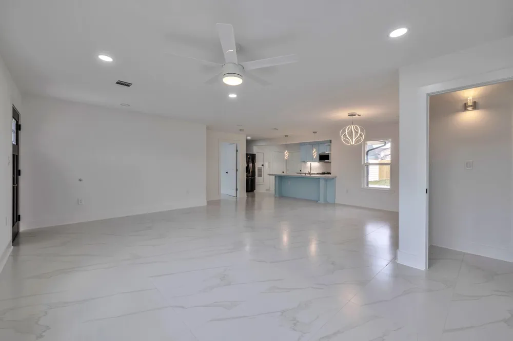8709 Tarbell Road Houston, TX 77034