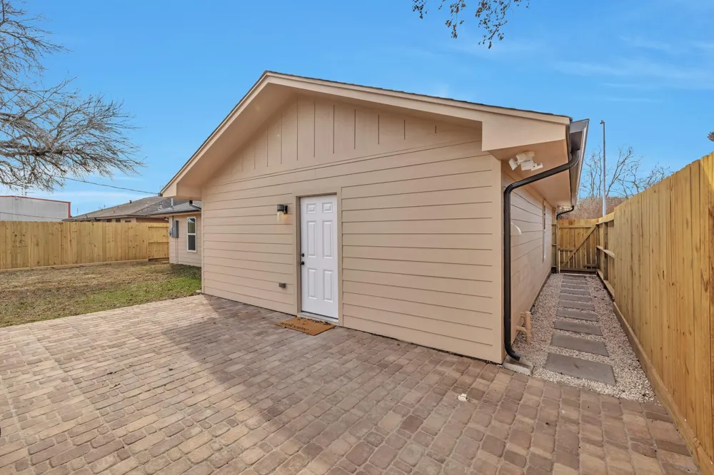 8709 Tarbell Road Houston, TX 77034