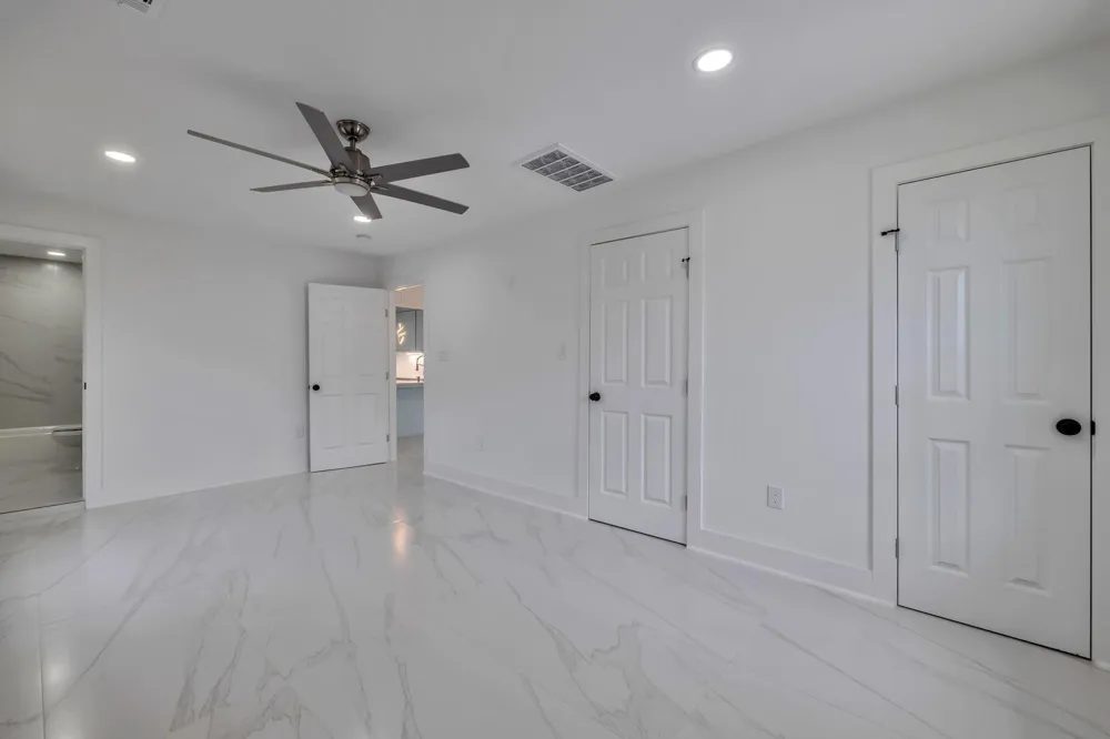 8709 Tarbell Road Houston, TX 77034