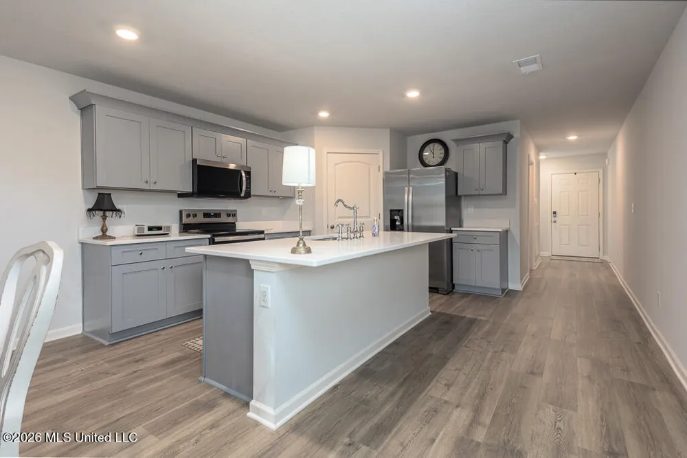 66 Sealy Drive Byhalia, MS 38611