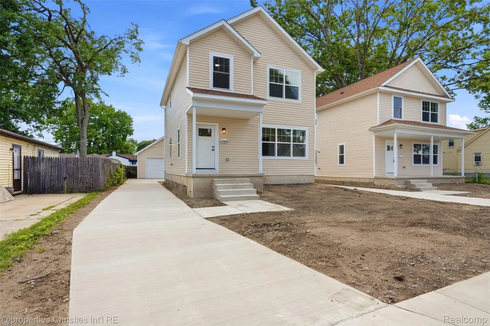 27828 Groveland Street Madison Heights City, MI 48071