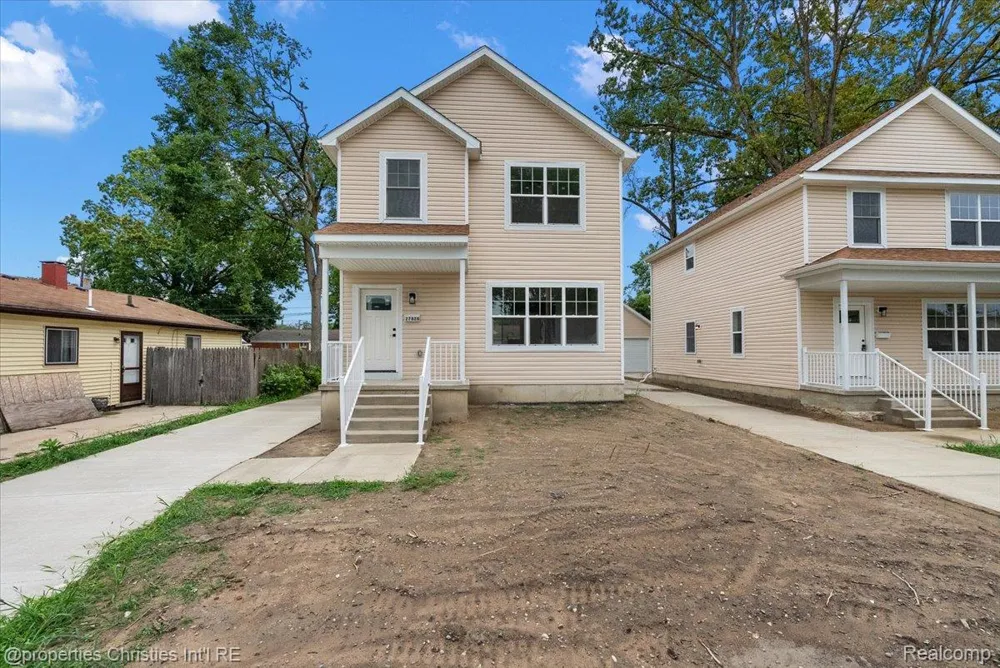 27828 Groveland Street Madison Heights City, MI 48071