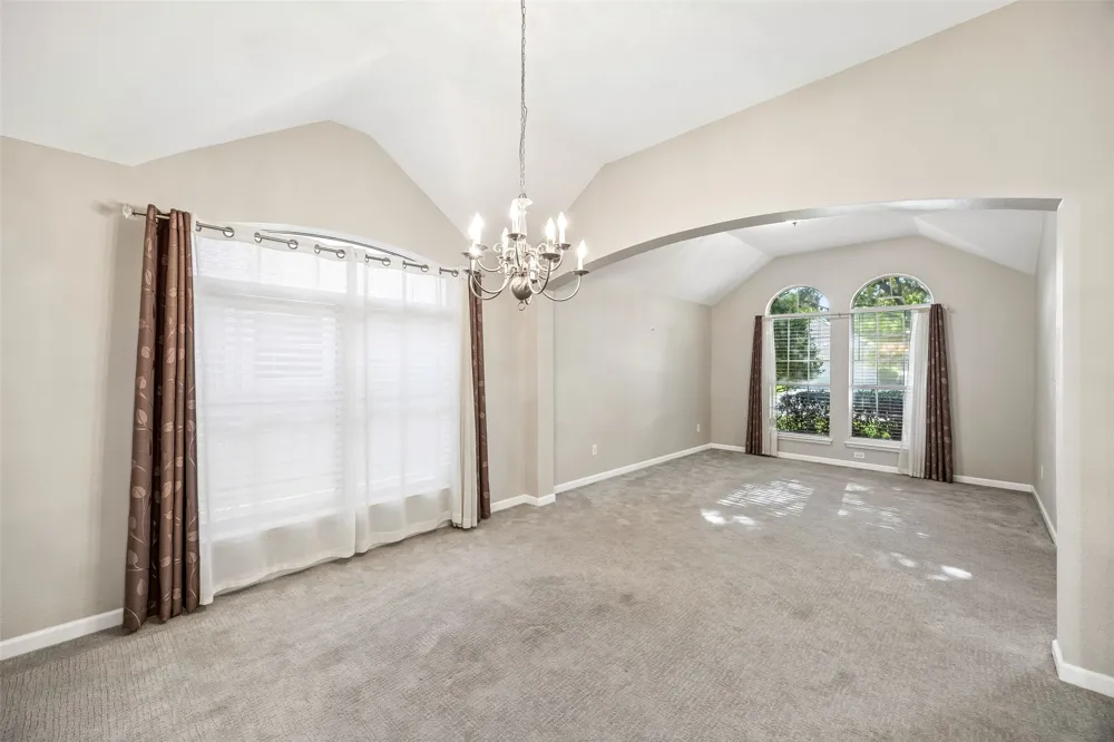 949 Chestnut Lane Saginaw, TX 76179