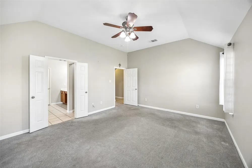 949 Chestnut Lane Saginaw, TX 76179