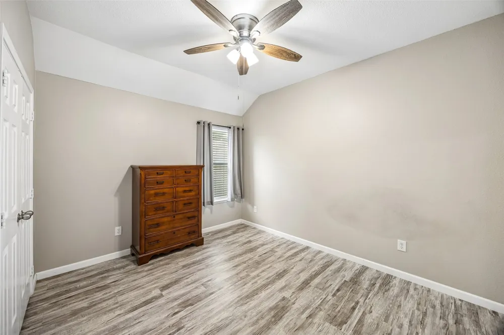 949 Chestnut Lane Saginaw, TX 76179