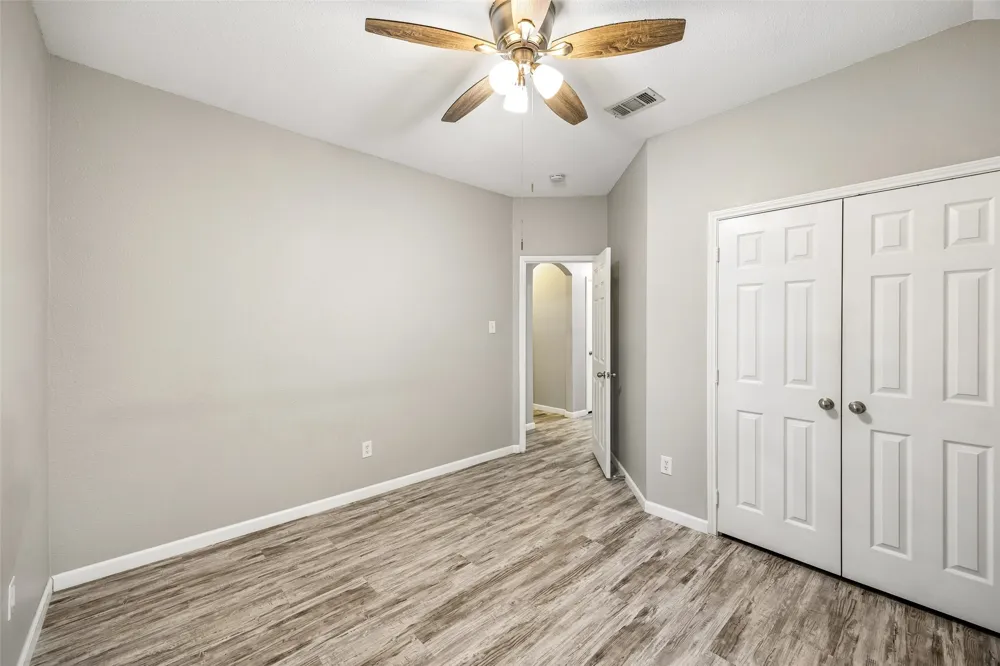 949 Chestnut Lane Saginaw, TX 76179