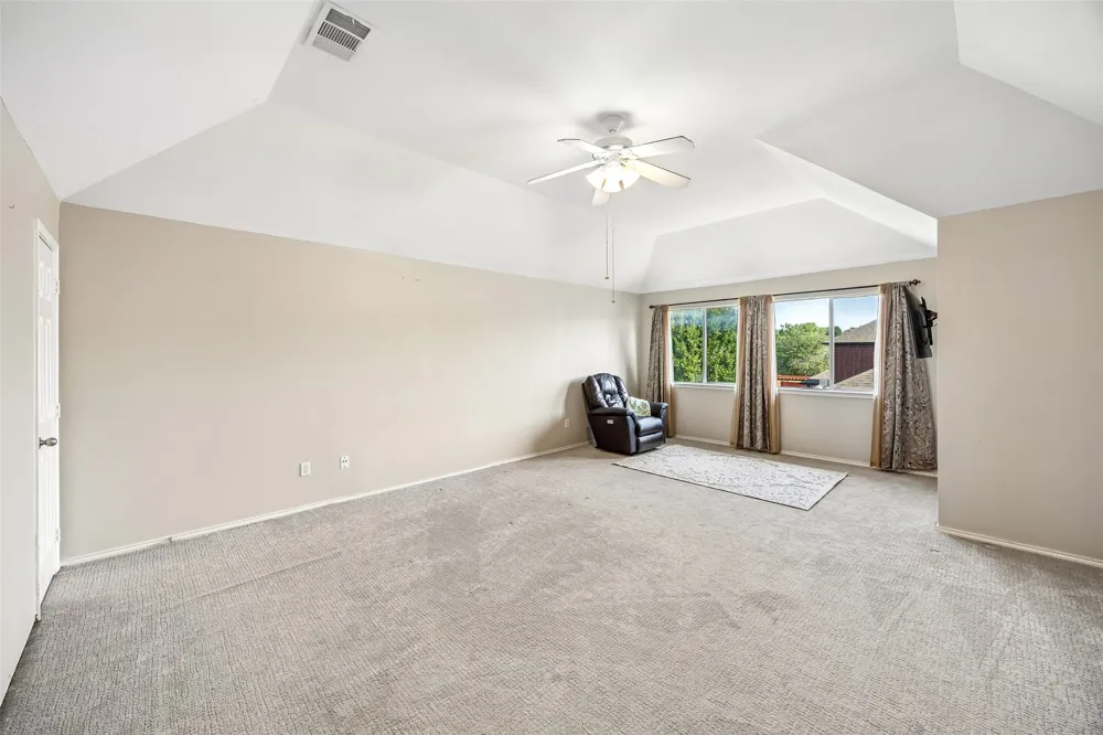 949 Chestnut Lane Saginaw, TX 76179