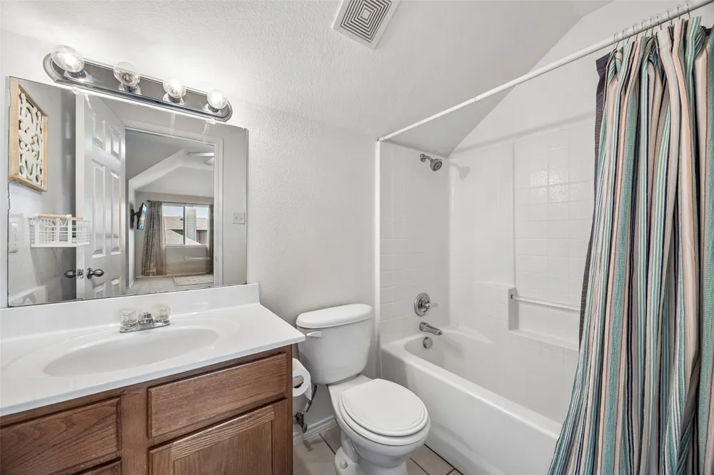 949 Chestnut Lane Saginaw, TX 76179