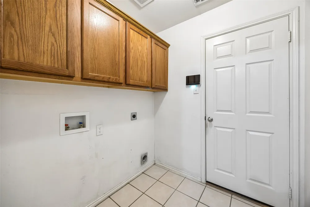 949 Chestnut Lane Saginaw, TX 76179
