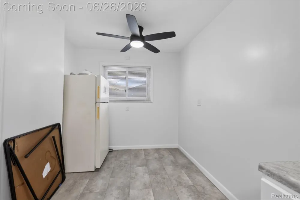 18270 Ash Avenue Eastpointe City, MI 48021