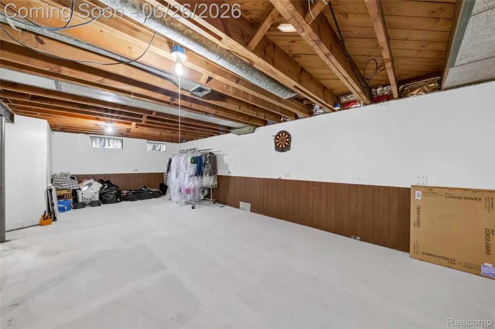 18270 Ash Avenue Eastpointe City, MI 48021