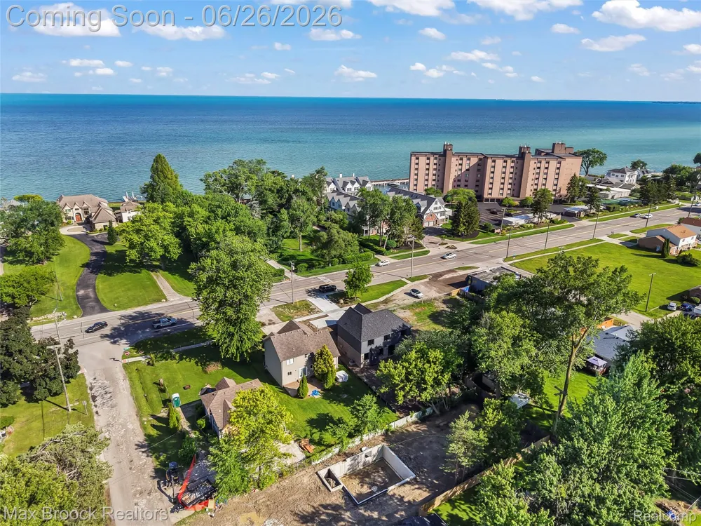 34575 Jefferson Avenue Harrison Charter Township, MI 48045