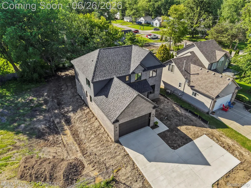 34575 Jefferson Avenue Harrison Charter Township, MI 48045