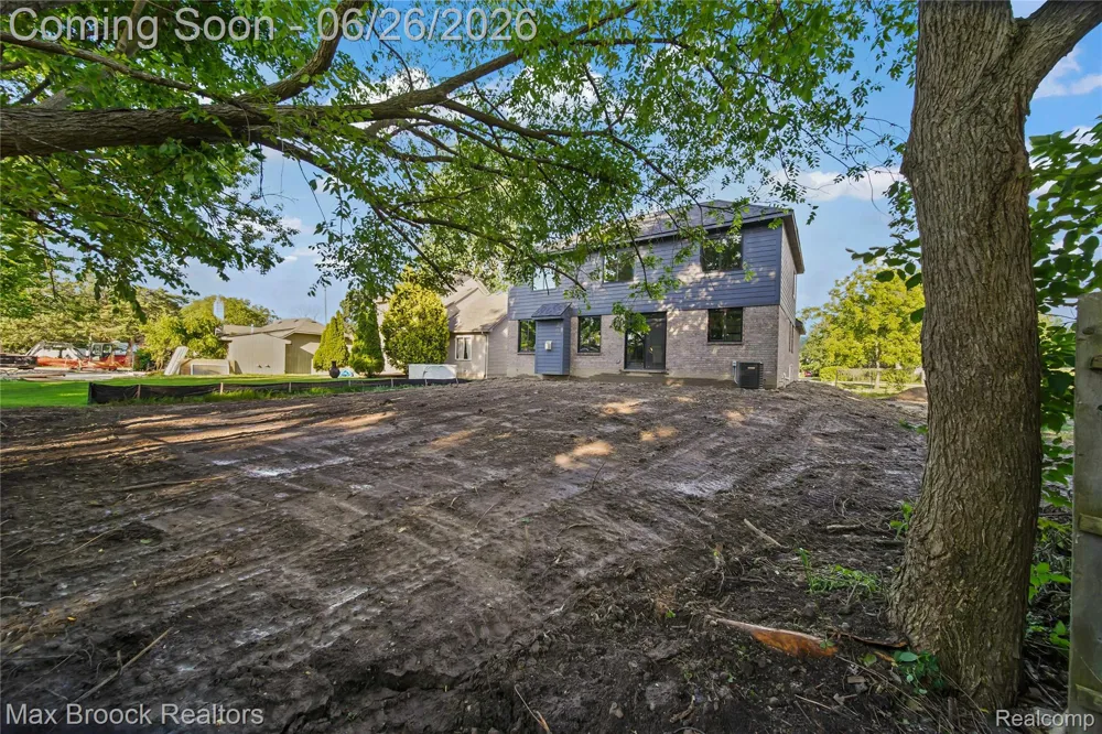 34575 Jefferson Avenue Harrison Charter Township, MI 48045