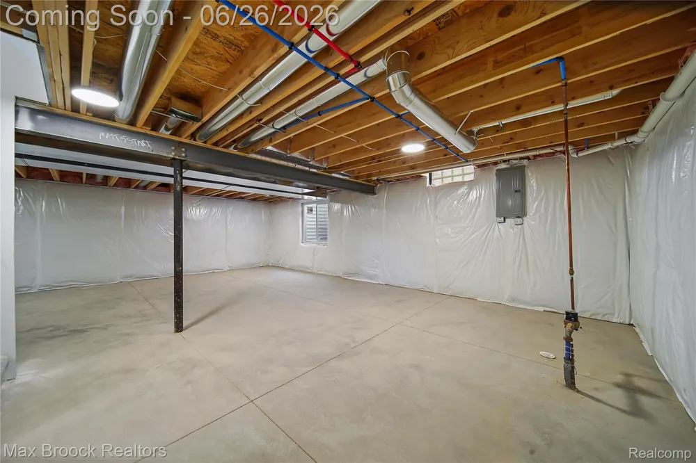 34575 Jefferson Avenue Harrison Charter Township, MI 48045