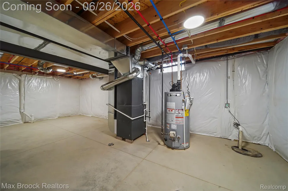 34575 Jefferson Avenue Harrison Charter Township, MI 48045