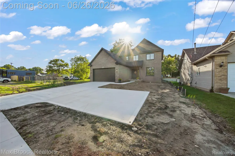 34575 Jefferson Avenue Harrison Charter Township, MI 48045