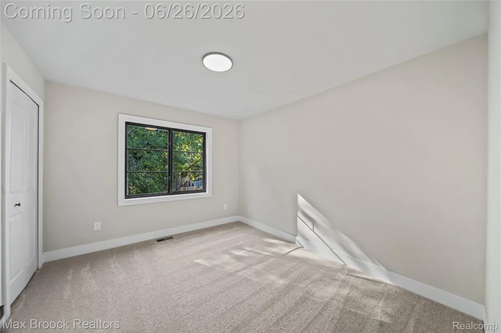 34575 Jefferson Avenue Harrison Charter Township, MI 48045