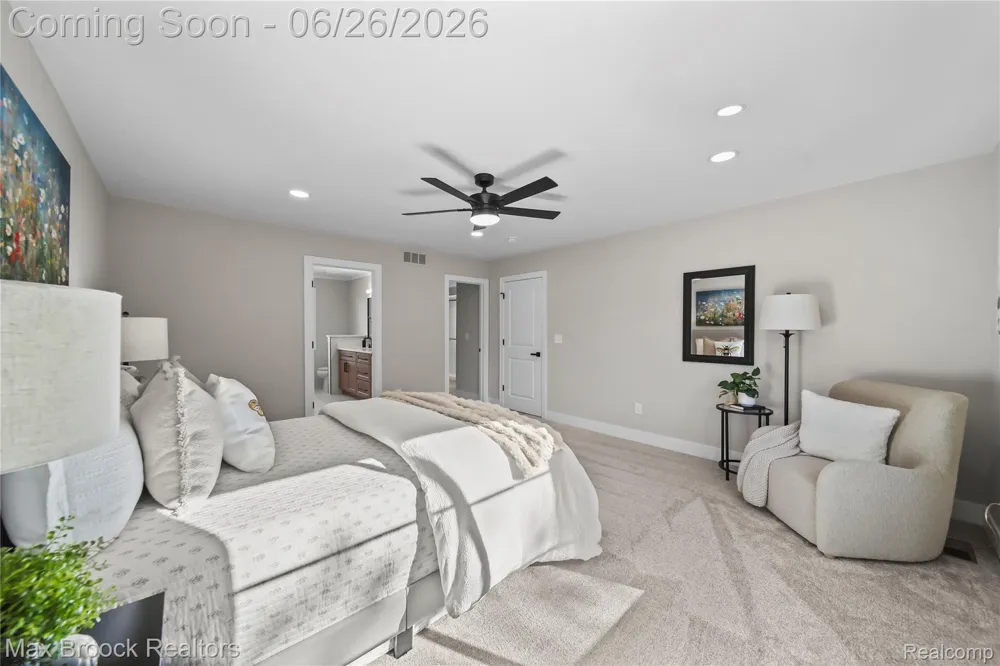 34575 Jefferson Avenue Harrison Charter Township, MI 48045