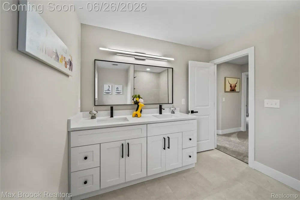 34575 Jefferson Avenue Harrison Charter Township, MI 48045