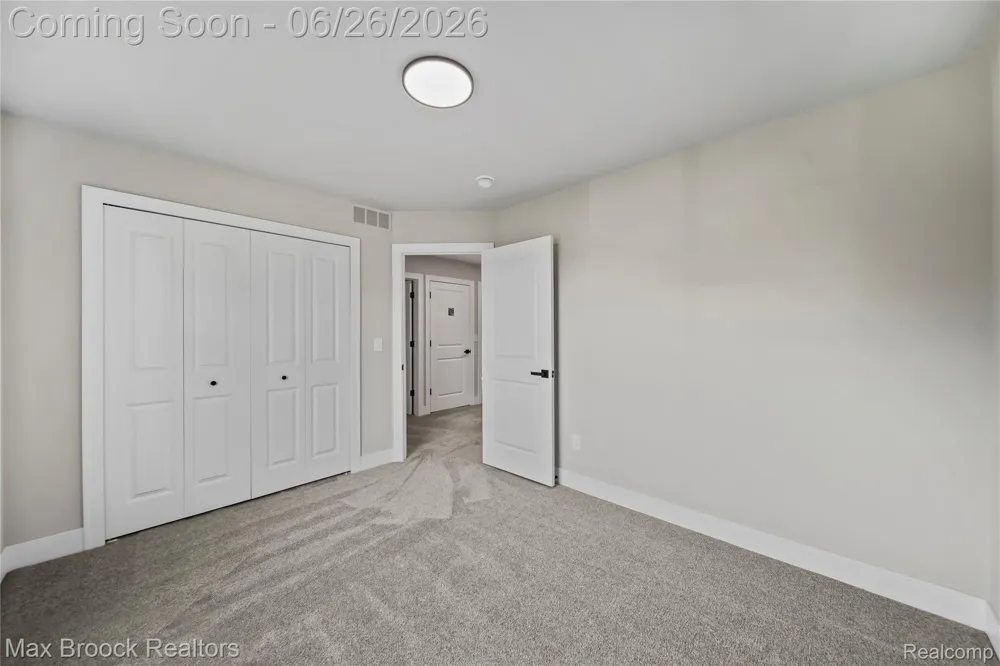 34575 Jefferson Avenue Harrison Charter Township, MI 48045