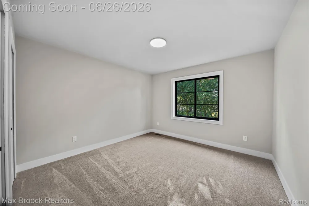 34575 Jefferson Avenue Harrison Charter Township, MI 48045