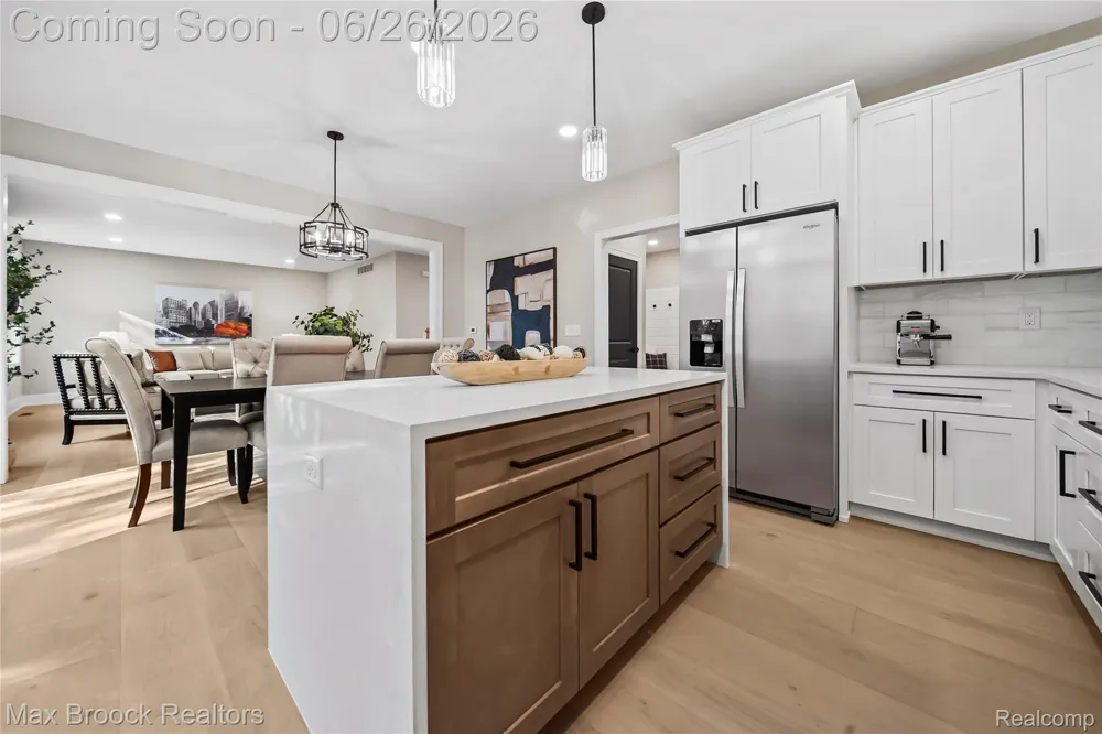 34575 Jefferson Avenue Harrison Charter Township, MI 48045
