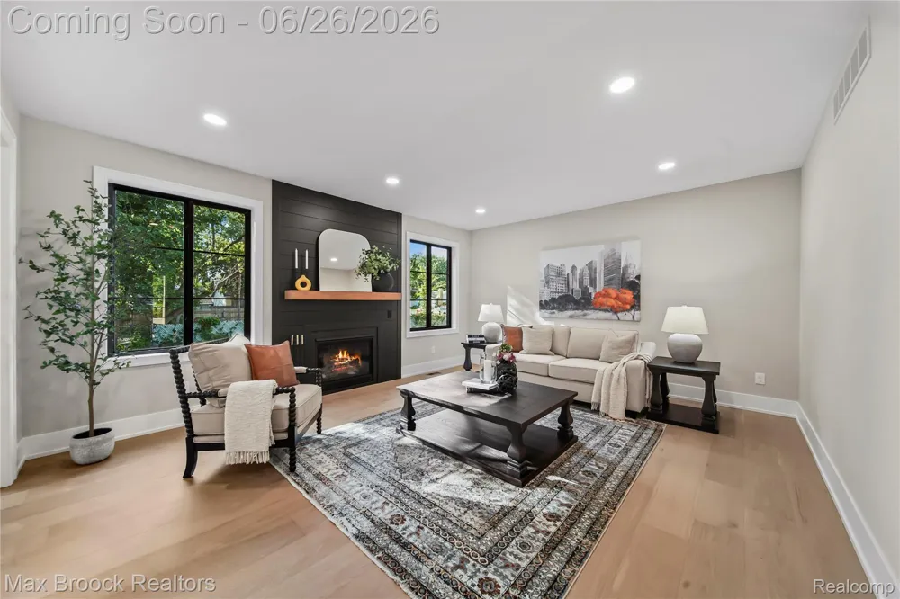 34575 Jefferson Avenue Harrison Charter Township, MI 48045